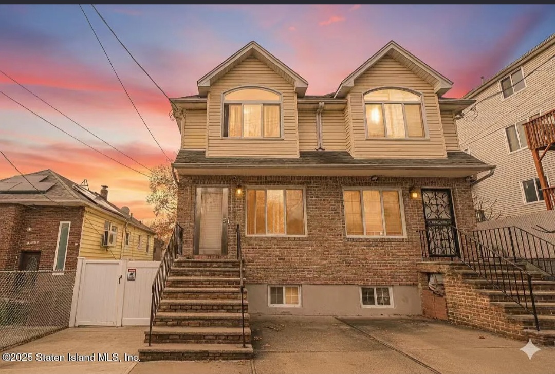 METICULOUSLY MAINTAIN HOME